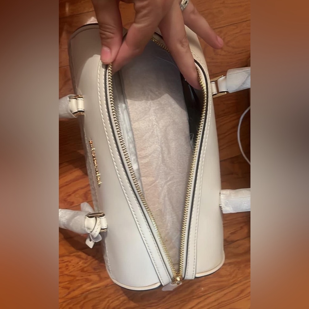 Michael Kors purse - Picture 2 of 4